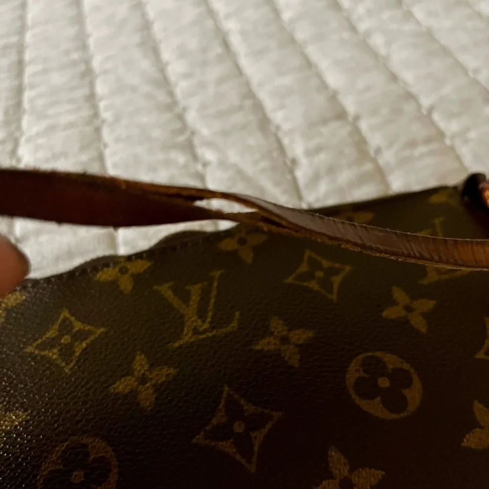 Vintage Louis Vuitton Pochette Accessoires - Picture 5 of 15